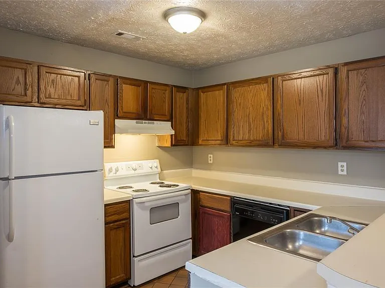 4838 Westridge Dr — Photo 10