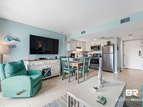 3rd image of 497 Plantation Rd APT 1161