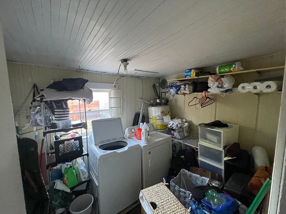 2nd image of 449 45th St