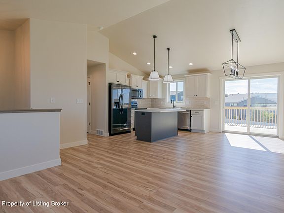 3rd image of 1103 Jerry Ln