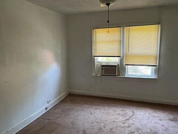 4th image of 206 W Val Verde Cir Suite B