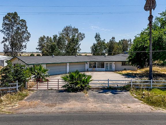 3rd image of 1220 Cox Ln