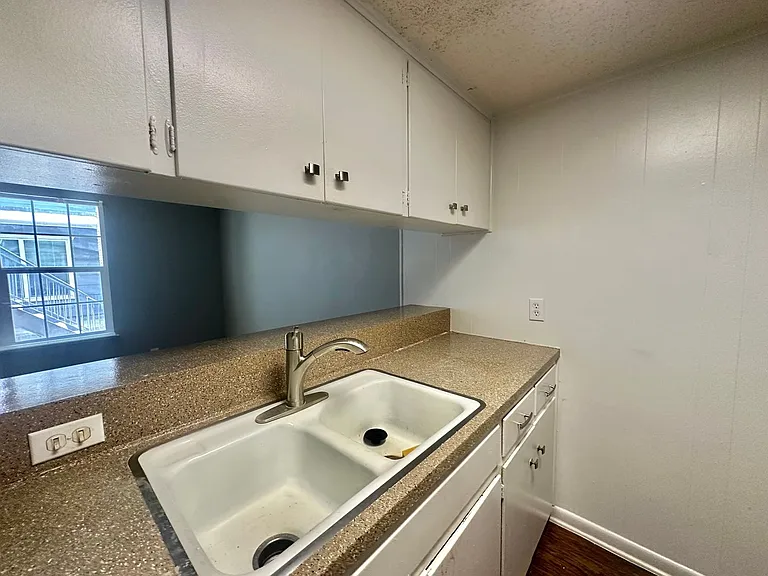 2205 Muroc St #101 — Photo 5