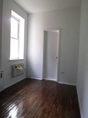 Rented by Fleet Realty | media 29