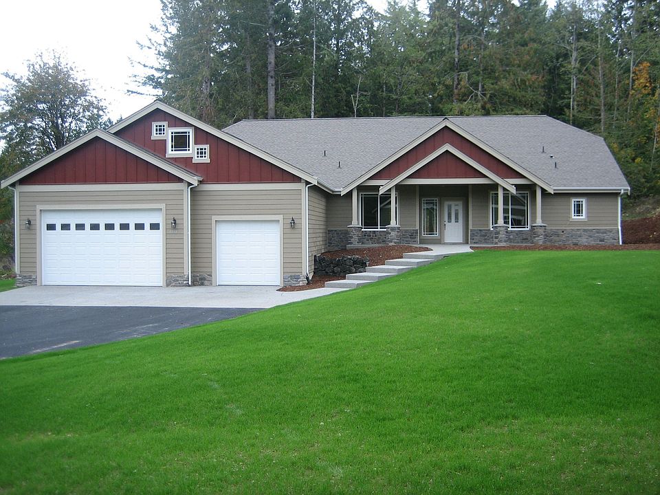 Beautiful new home on 1/2 acre
