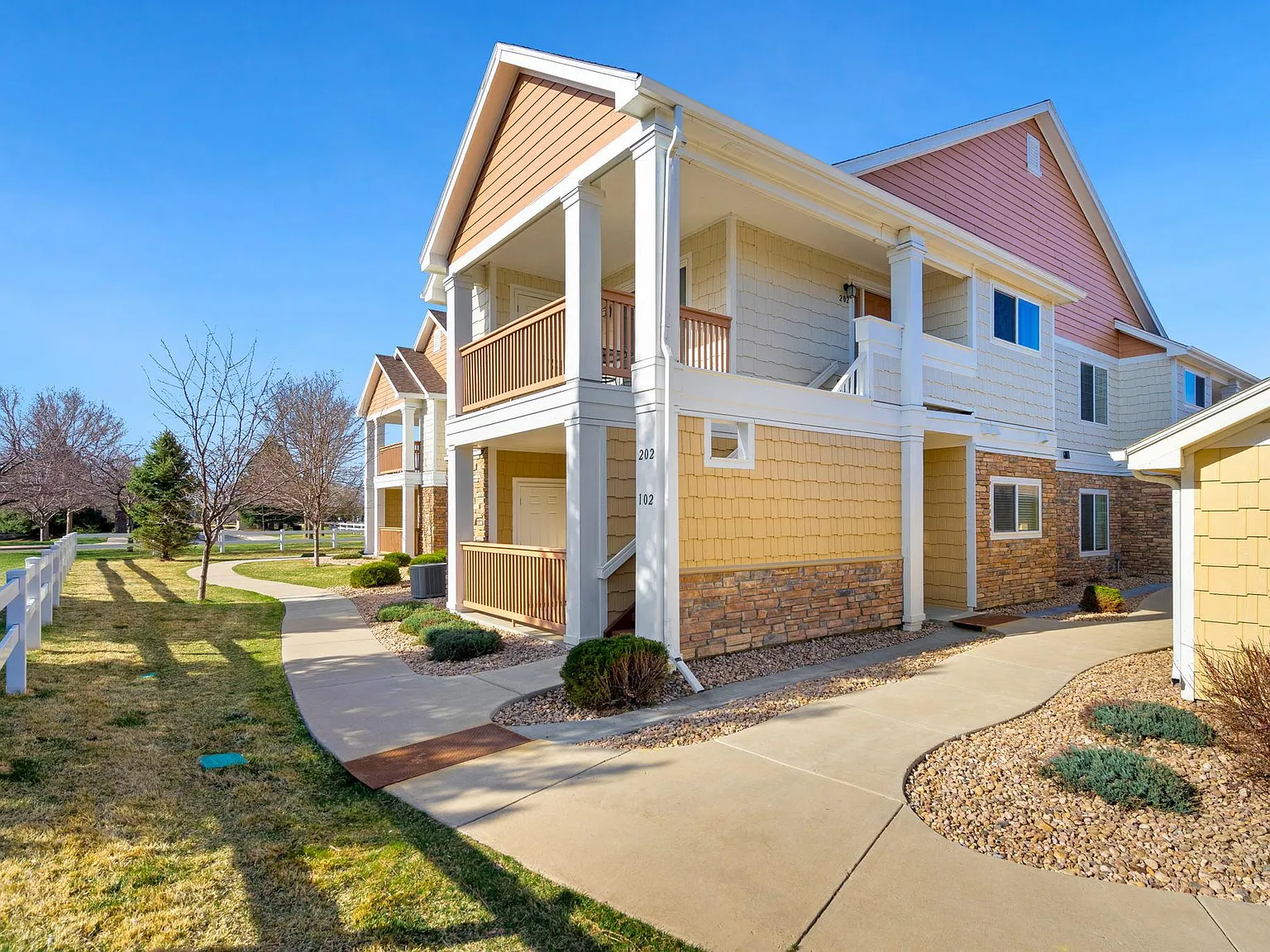 4945 Hahns Peak Dr — Photo 1
