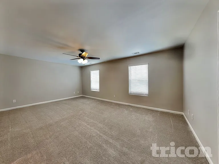 1008 Eldon Ln — Photo 5