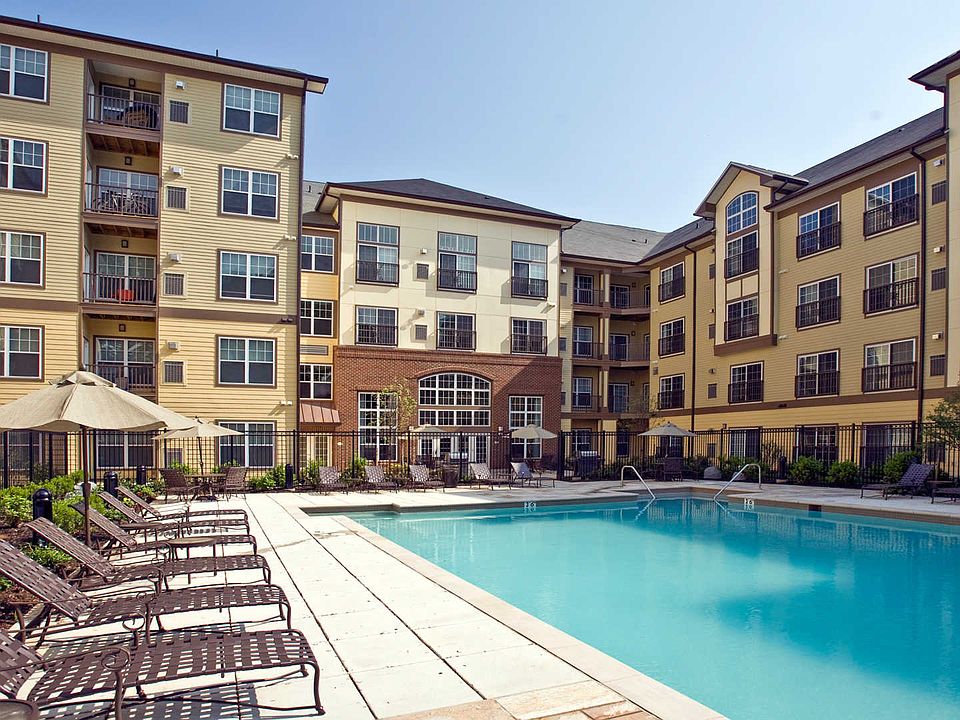 Outdoor Swimming Pool