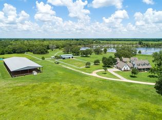 618 County Road 32, Angleton, TX 77515