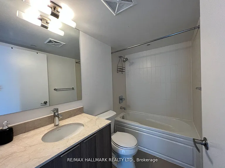 955 Bay St #1715 — Photo 6