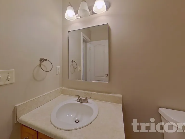 12264 Crestwood Ct — Photo 13