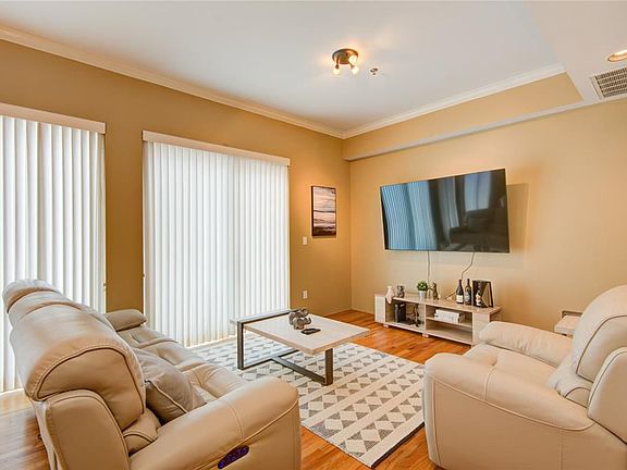 5th image of 2520 Robinhood St APT 1211