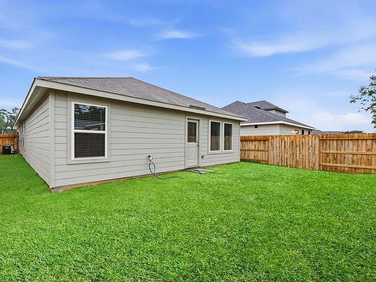 18716 Loom Dr — Photo 26