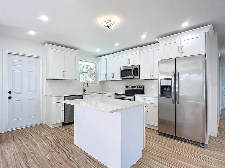 1428 Margina Ave — Photo 5
