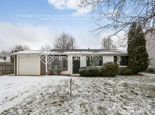 830 Bloomfield Ln, Aurora, IL 60504