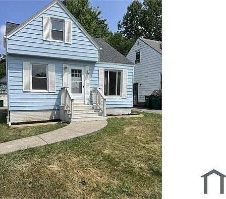 17513 Mapleboro Ave