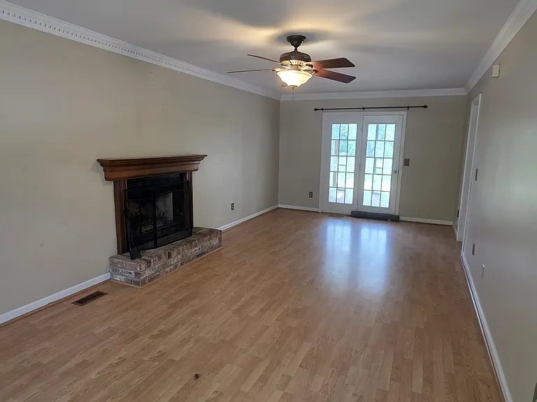 2180 Riverway Dr — Photo 8