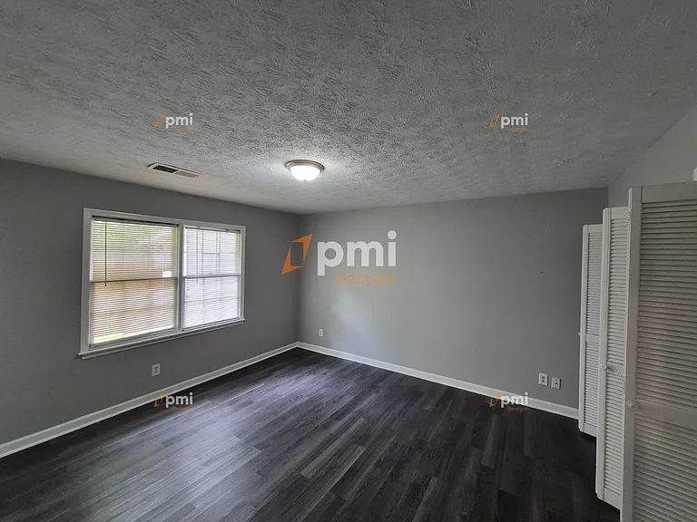 808 Wilson Cir SW — Photo 7