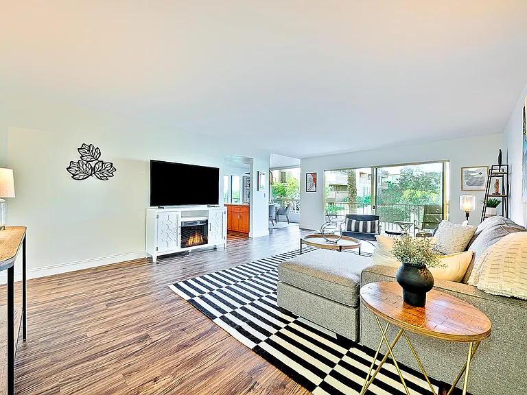 2915 Lawrence St #9 — Photo 12
