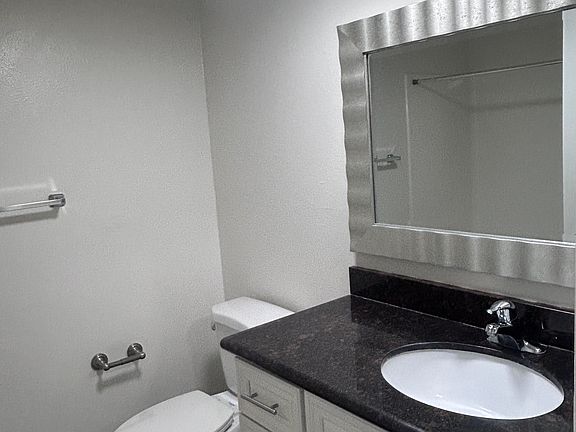 4th image of 7500 Crescent Ave #935f50eb0