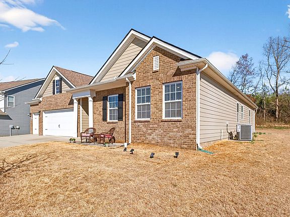 3rd image of 1027 Altavista Ln