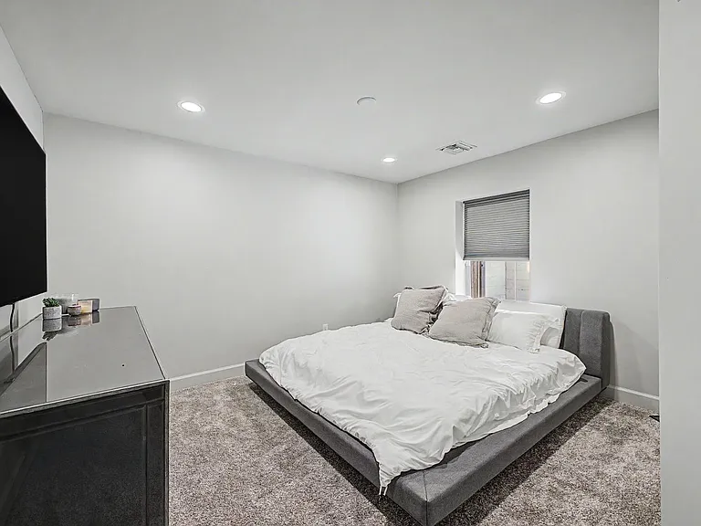 3414 N 44th Pl — Photo 34