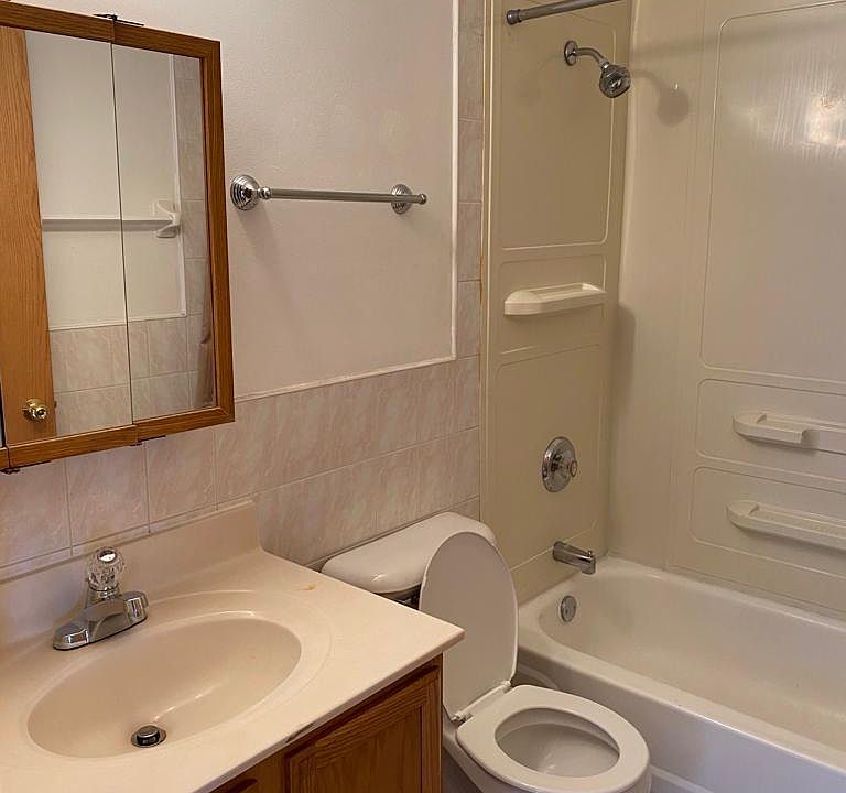 Full bathroom