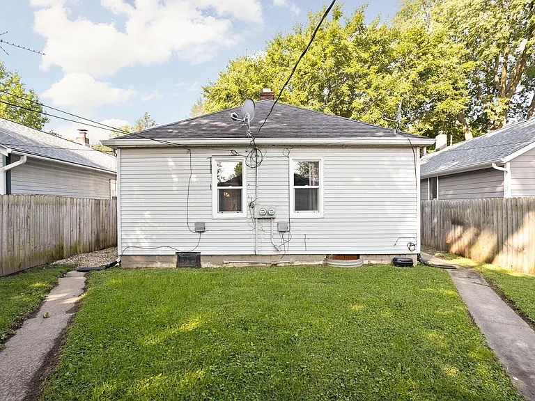 4851 Hillside Ave — Photo 9