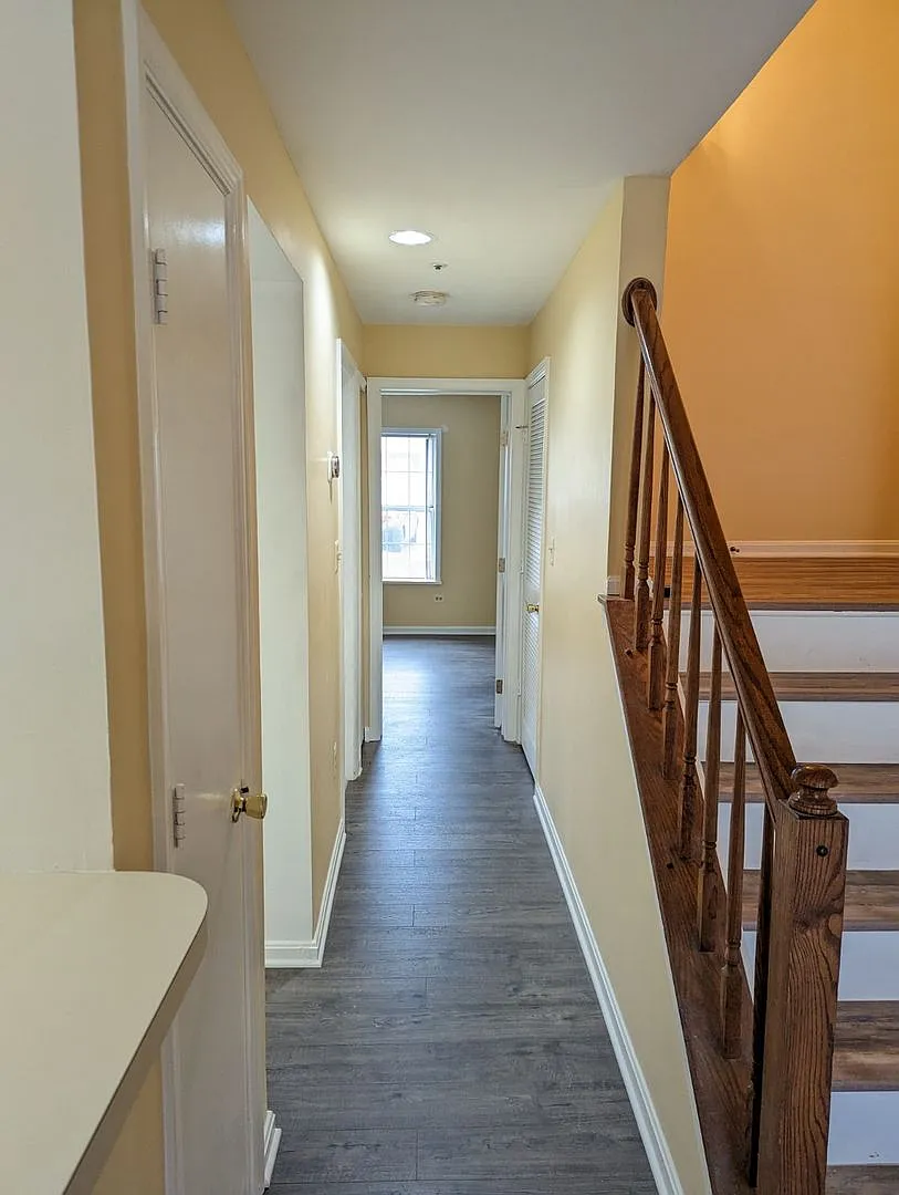 Extremely well cared for ground level condo available late October! — Photo 2