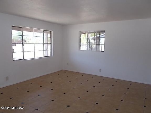 2nd image of 2742 N Dodge Blvd