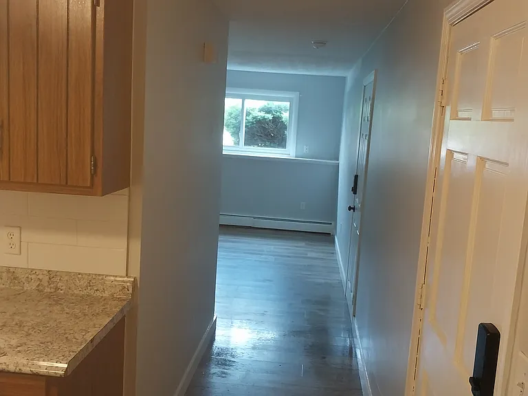 124 Ash St #1S — Photo 6