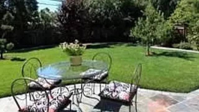 3388 Bryant St — Photo 19