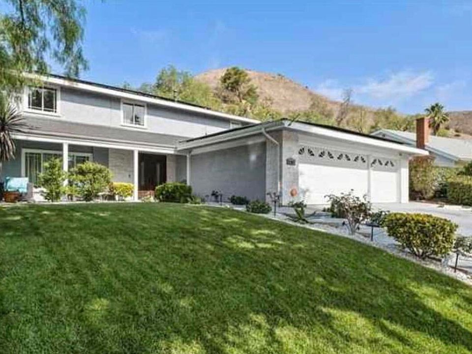 1st image of 27065 Esward Dr