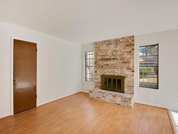 3rd image of 1107 Glen Echo Dr