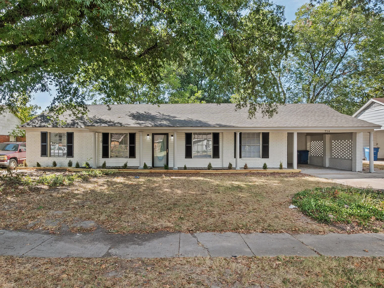 3 bed, 2.0 bath, 1382 sqft, $1,395 — Photo 1