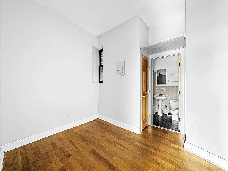 99 Perry St #1D — Photo 4