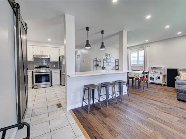 221 Devon St, Stratford, ON N5A 3A1