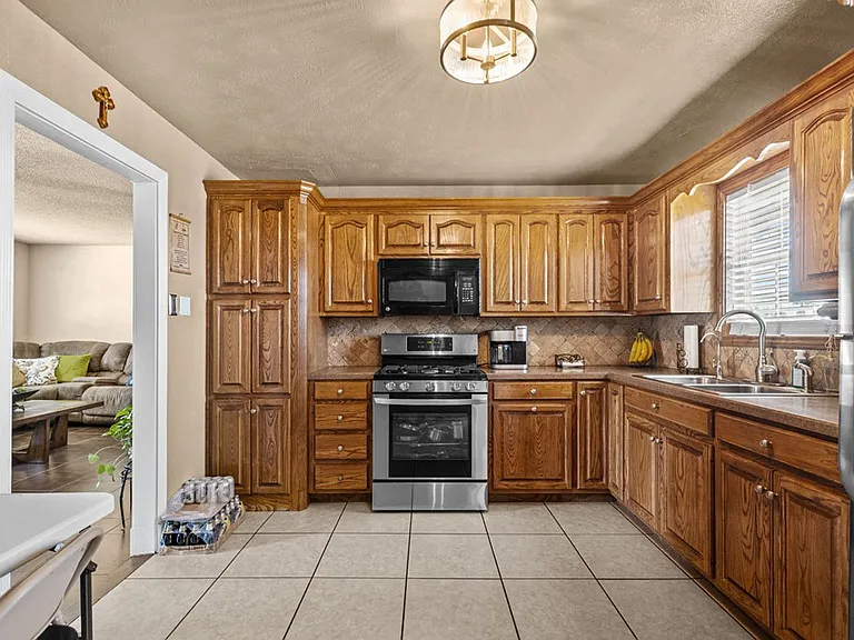 3123 Kessler Ave — Photo 5