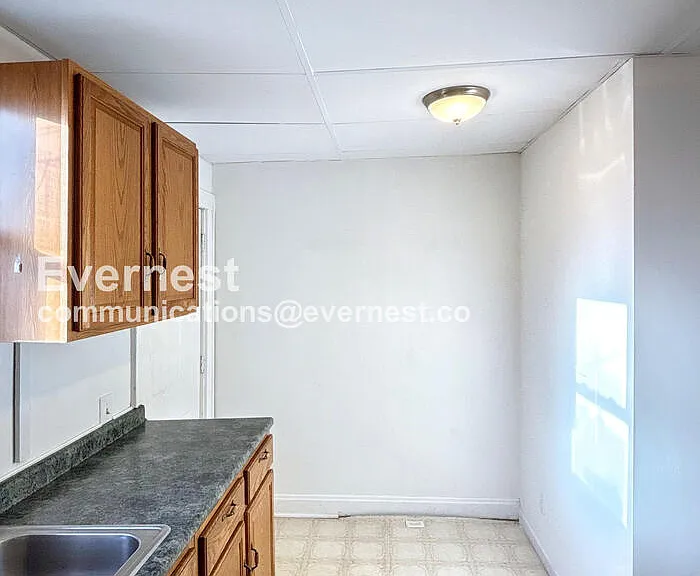 661 S Burgess Ave — Photo 9