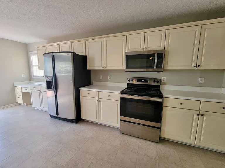 709 Cattail Cir — Photo 6