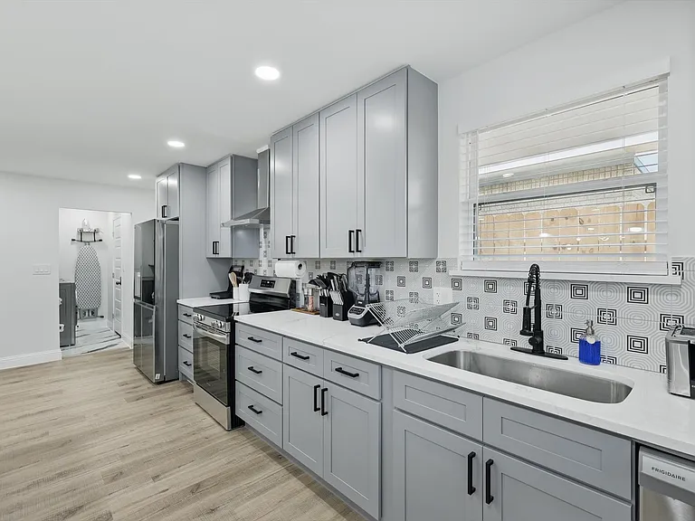 3321 Ridgehaven St — Photo 15