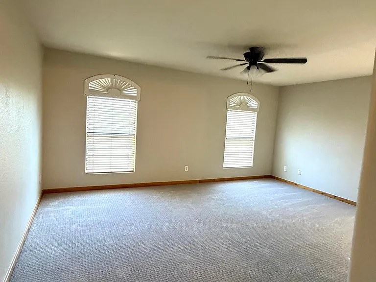 3002 S 92nd Cir — Photo 27