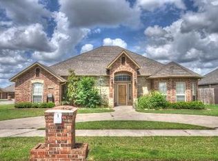 3021 Elmo Way, Moore, OK 73160