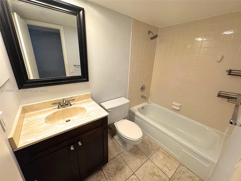 2324 S Cypress Bend Dr #415 — Photo 12