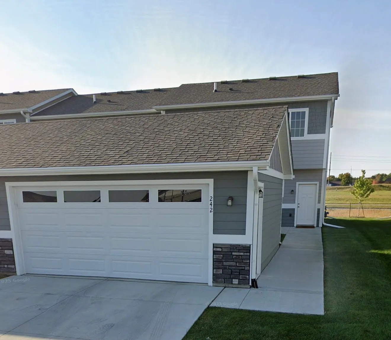 3 bed, 2.5 bath, 1475 sqft, $1,800 — Photo 1
