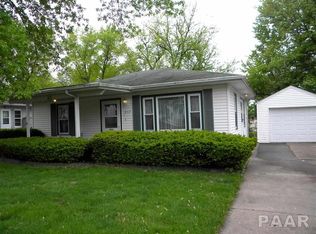 207 Reservoir Rd, Pekin, IL 61554