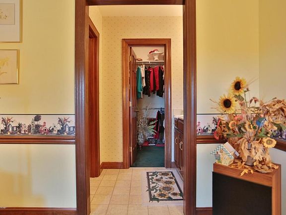 Second floor bedroom ensuite