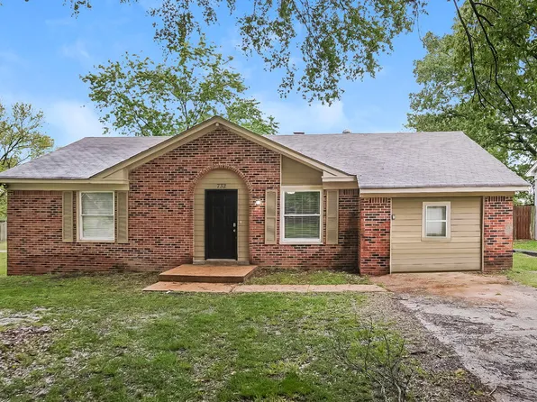 732 Charter Oak Dr, Southaven, MS 38671