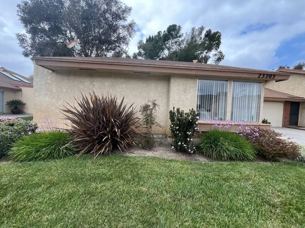 23205 Village 23, Camarillo, CA 93012