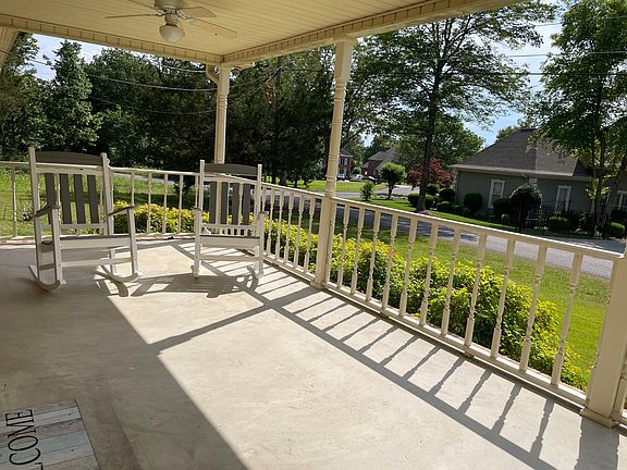 Community pier is just 150 yards away.